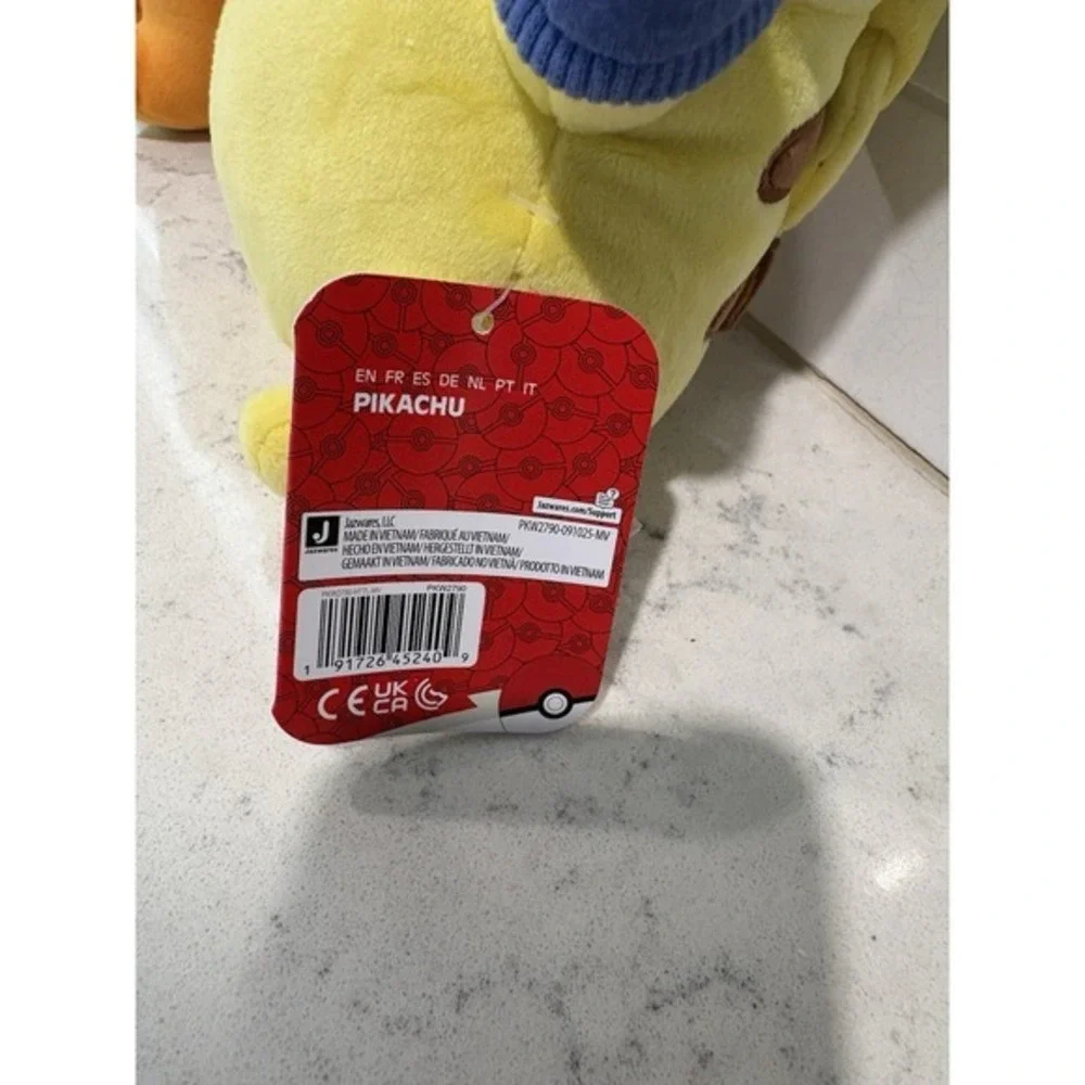 NWT Pokemon Plush Stuffed Animal Holiday 2024‎ PIKACHU Jazwares Nintendo